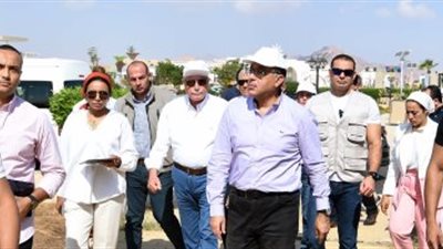 رئيس الوزراء يتفقد أعمال تجهيز المنطقة الخضراء بشرم الشيخ