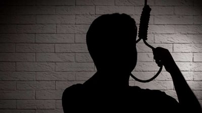 شاب ينهي حياته شنقا داخل منزله لرفض أسرته ارتباطه بإحدى الفتيات بالمنوفية | بث مباشر