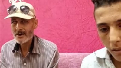 مسن يعاني من فقد عينه اليمنى بحادث: ابني صوته حلو ونفسه يغني ويقابل حسن شاكوش | بث مباشر 