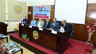 جامعة سوهاج تفتتح ملتقى المجتمع المدني والتوظيف بكلية العلوم