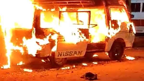 اشتعال النيران بالسيارة