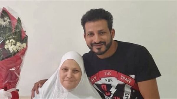 سيد معوض ووالدته