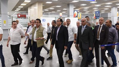 الحكومة: وصول عدد كبير من وفود الدول عبر مطار شرم الشيخ الدولي للمشاركة في قمة المناخ