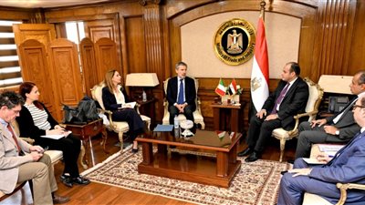 وزير الصناعة: طرح مشروعات بـ 40 مليار دولار على القطاع الخاص في مصر