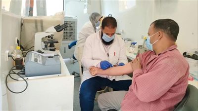صحة المنيا تقدم الخدمات الطبية والعلاجية لـ 1512 حالة في قرية النصر 6 بمركز العدوة