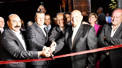 وزير السياحة ومحافظ أسوان يفتتحان فندقا سياحيا جديدا