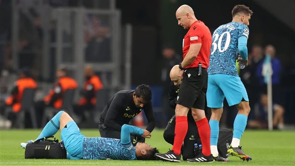 سون ساقط أرضا