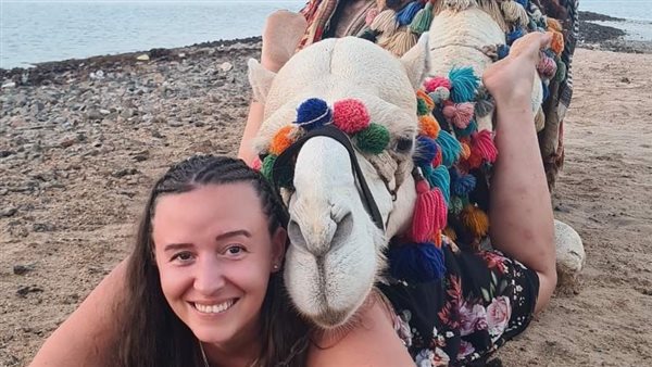 رواج رياضة ركوب الجمال