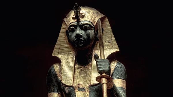 تمثال توت عنخ آمون