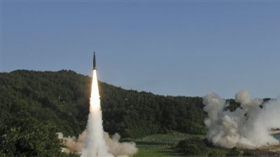 كوريا الجنوبية تعلن إطلاق جارتها الشمالية المئات من قذائف المدفعية بالقرب من حدودها