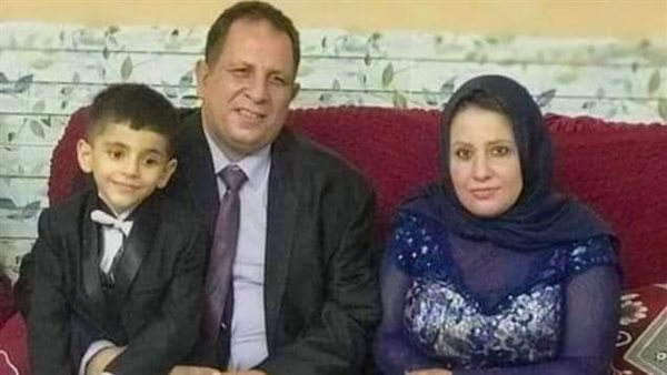 الزوجين وطفلهما