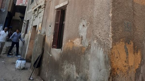 هدم عقار آيل للسقوط