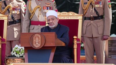 شيخ الأزهر يستقبل وزير التعليم البحريني وينادي بإطلاق استراتيجية تعليم عربية تواجه الانحرافات الأخلاقية