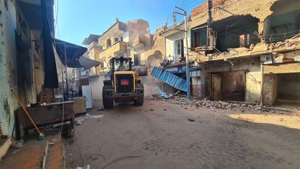 جانب من إزالة العقار