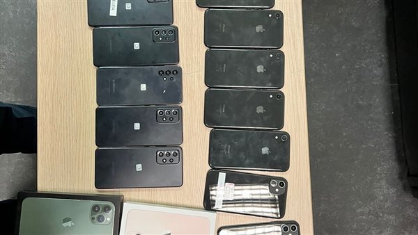 تهريب كمية من التليفونات