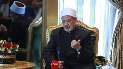 شيخ الأزهر يلغي كلمته المكتوبة ويحاور الشباب البحريني بقلب مفتوح