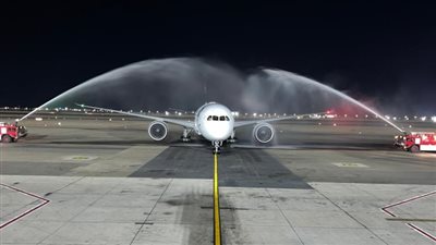 وصول أول رحلة تجارية صديقة للبيئة لمصر للطيران بوقود حيوي | صور 