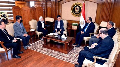 وزير الصناعة: سامسونج تنفذ أهم مشروعات الأجهزة الإلكترونية في مصر