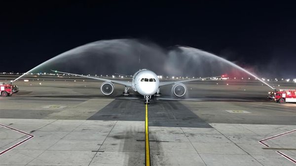 وصول أول رحلة تجارية