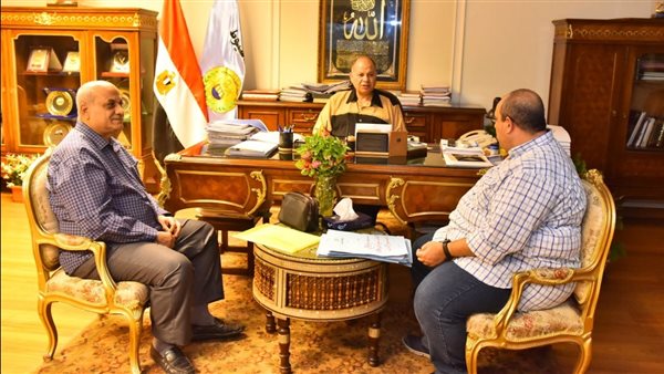 محافظ أسيوط يبحث