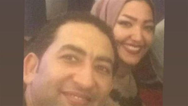 شحتة كاريكا وشقيقته