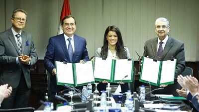 الحكومتان المصرية والألمانية توقعان إعلاني النوايا للتعاون في مجال الهيدروجين الأخضر والغاز الطبيعي المُسال