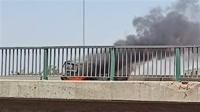 الحماية المدنية تسيطر على حريق أعلى كوبري ثروت بالجيزة | بث مباشر