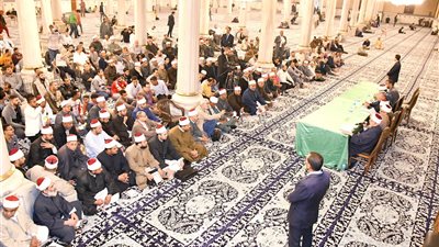 إقبال كبير على مجلس الفقه في أول انعقاد له بمسجد الإمام الحسين