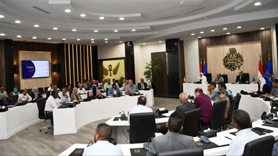 محافظ أسوان: مهلة أخيرة حتى الأسبوع القادم لرؤساء ومسئولي الوحدات المحلية لإزالة المخالفات