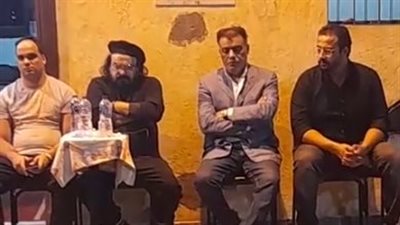 الحزن يسيطر على أبو الليف أثناء عزاء شقيقه بالإسكندرية | بث مباشر