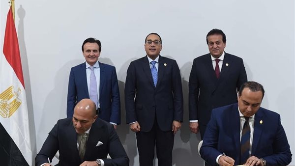 جانب من توقيع الاتفاقية