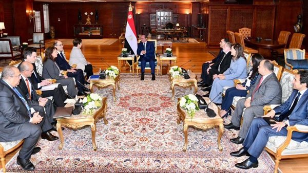 الرئيس السيسي يستقبل