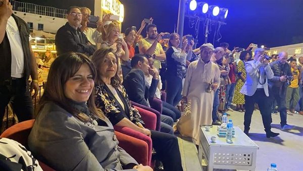 وزيرة الثقافة تشهد