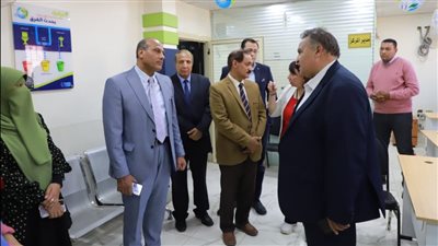 رئيس شركة مياه أسيوط يتفقد أول مركز خدمة عملاء بالوادي الجديد