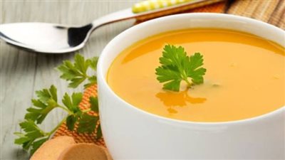 هل العدس يزيد الإصابة بنزلات البرد؟.. استشاري تغذية تجيب 