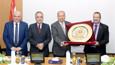جامعة المنصورة تكرم الفائزين بأفضل 8 بحوث علمية تطبيقية لحلول المشكلات البيئية بكلية العلوم