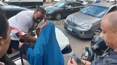 بالطبل والمزمار.. أهالي ميت حبيش بطنطا يستقبلون حامد خلاف الحاصل على ذهبية الديدلفت بأمريكا