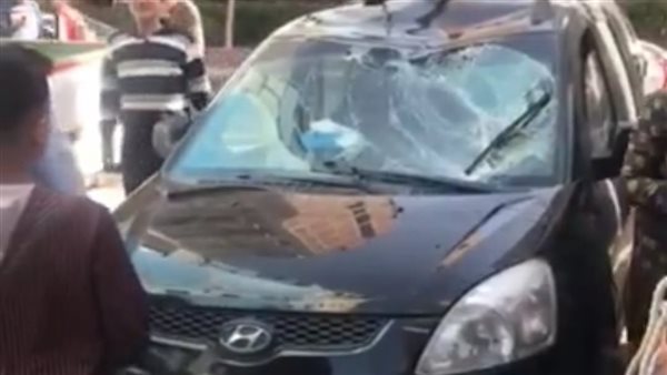 سقوط لوحة إعلانية