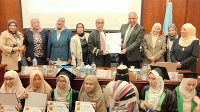 نائب رئيس جامعة الأزهر يشارك في تكريم الطالبات المتفوقات بكلية الدراسات الإسلامية بالقاهرة