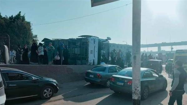 اصطدام قطار بأتوبيس