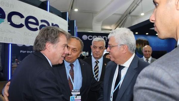 جانب من توقيع البروتوكولات