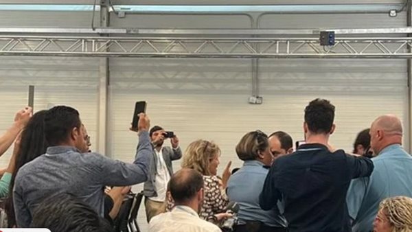 مشادة النائب عمرو