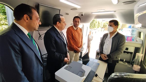 سيارة الشهر العقارى