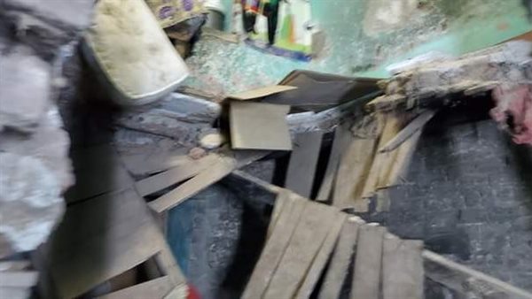 انهيار جزئي بمنزل