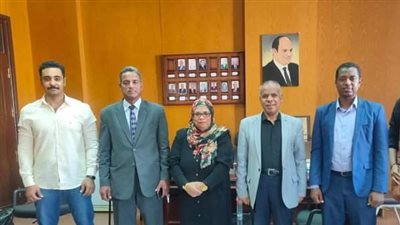 جامعة أسوان تستضيف فريق المبادرة الرئاسية حياة كريمة لتعريف الطلاب بالمشروعات القومية