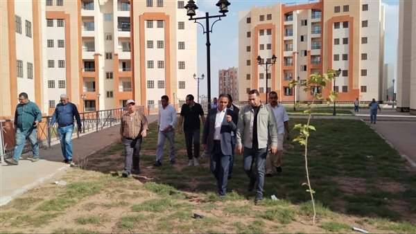 مسئولو الإسكان