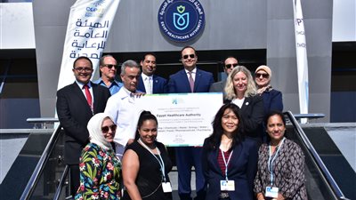 الرعاية الصحية تستقبل وفدًا من شبكة المستشفيات العالمية الخضراء لتسليم شهادة الاعتراف الدولي