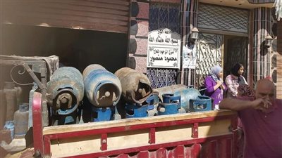 غلق وتشميع مستودع بوتاجاز وتحرير 17 محضرًا للمنشآت التجارية بمركز الصف بالجيزة