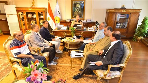 محافظ أسيوط يلتقي