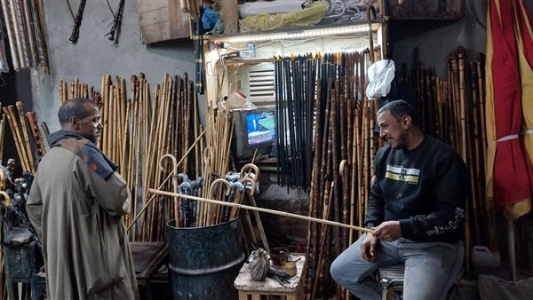 بائع العصي والشوم